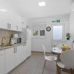 Elli Albergue Split