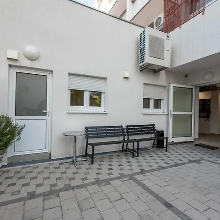 Elli Hostel